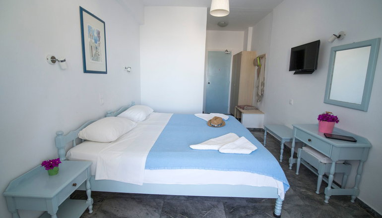 Karanasos Hotel - Μπατσί, Άνδρος