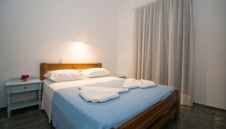 Karanasos Hotel - Μπατσί, Άνδρος