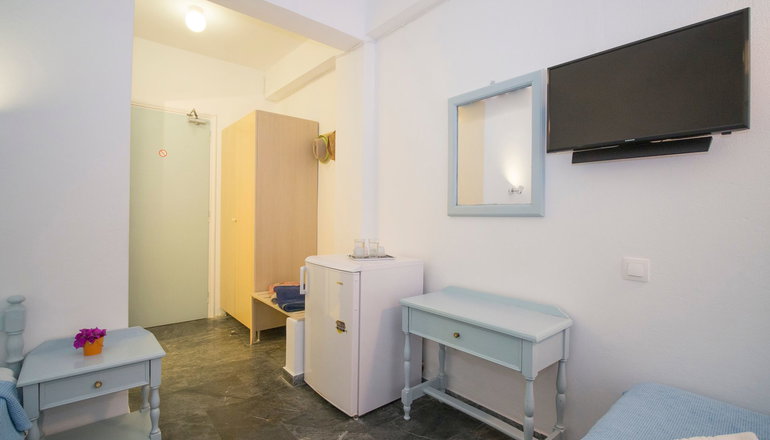 Karanasos Hotel - Μπατσί, Άνδρος