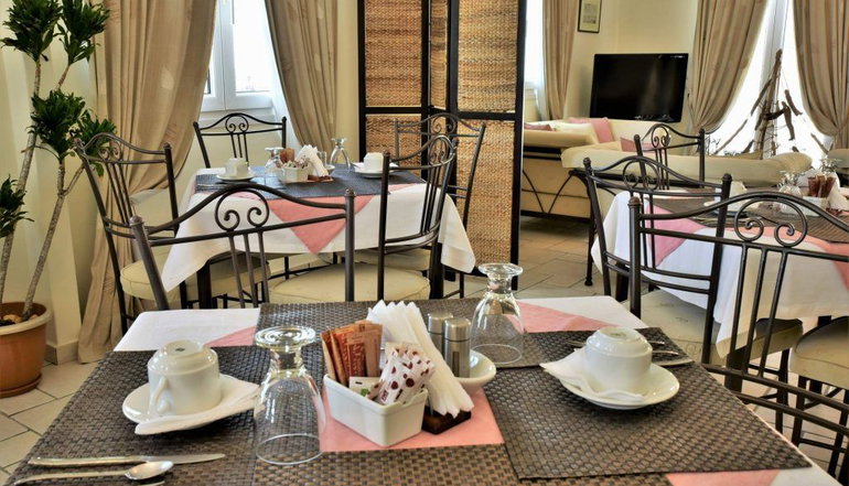 Ostria Hotel