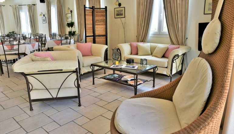 Ostria Hotel