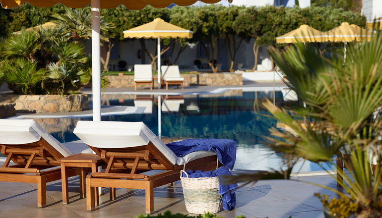 5* Serita Beach Hotel