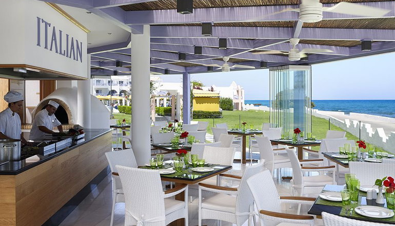 5* Serita Beach Hotel