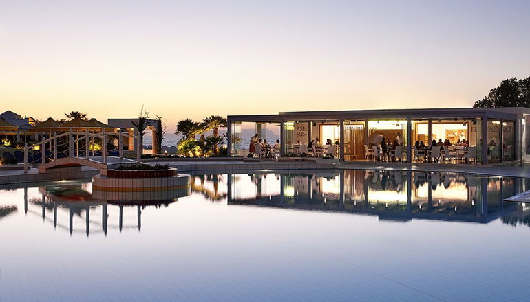 5* Serita Beach Hotel