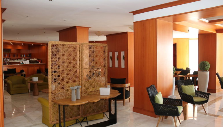 5* Serita Beach Hotel