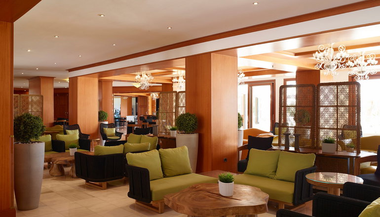 5* Serita Beach Hotel
