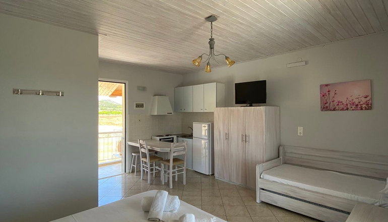 Leonidas Resort