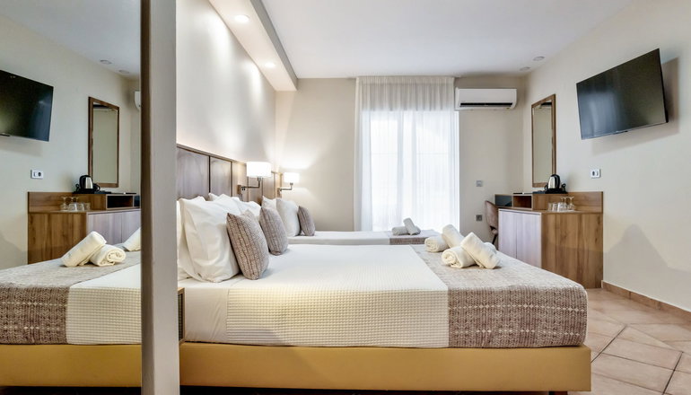 4* White Olive Premium Laganas