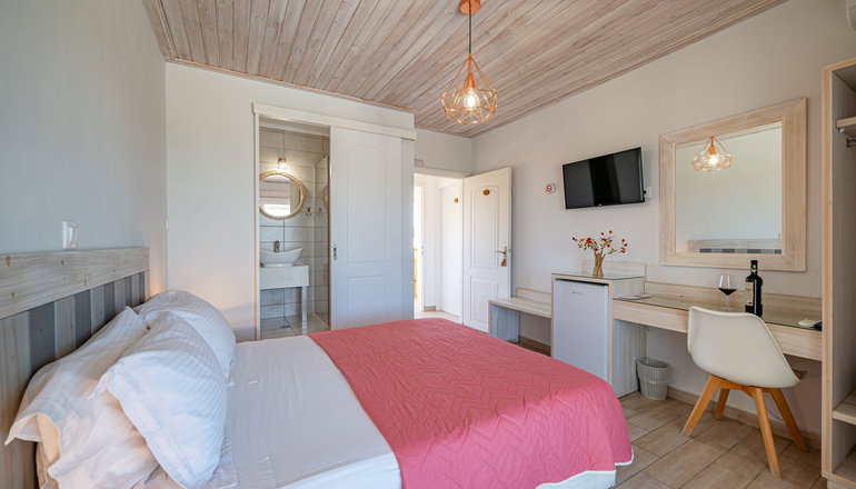 Leonidas Resort