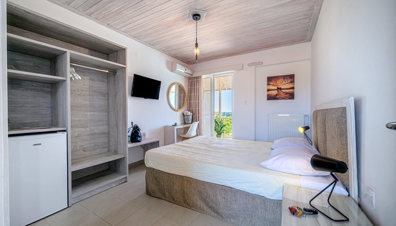 Leonidas Resort