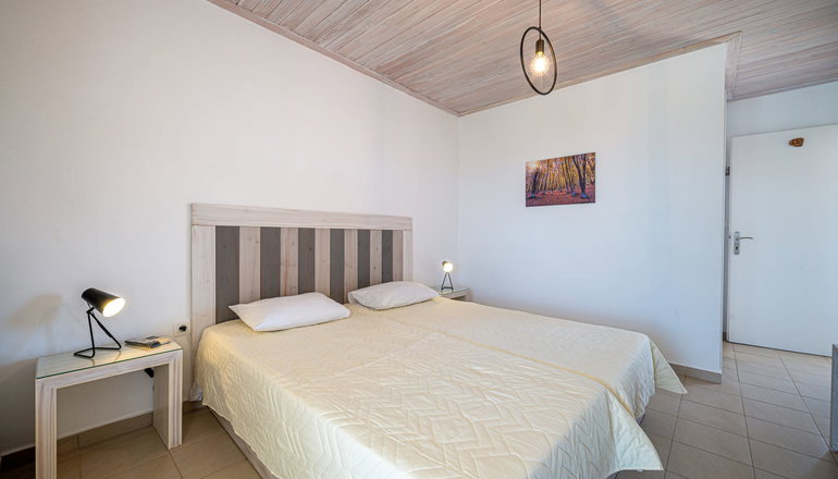 Leonidas Resort