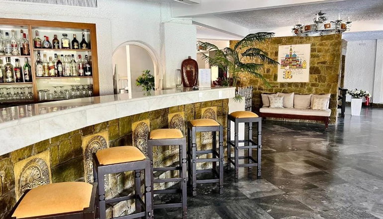 Karteros Hotel
