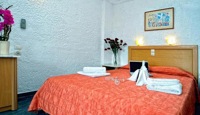 Karteros Hotel