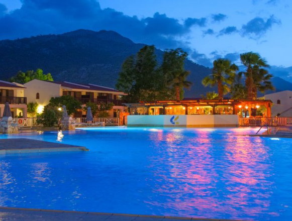 4* Golden Coast Hotel
