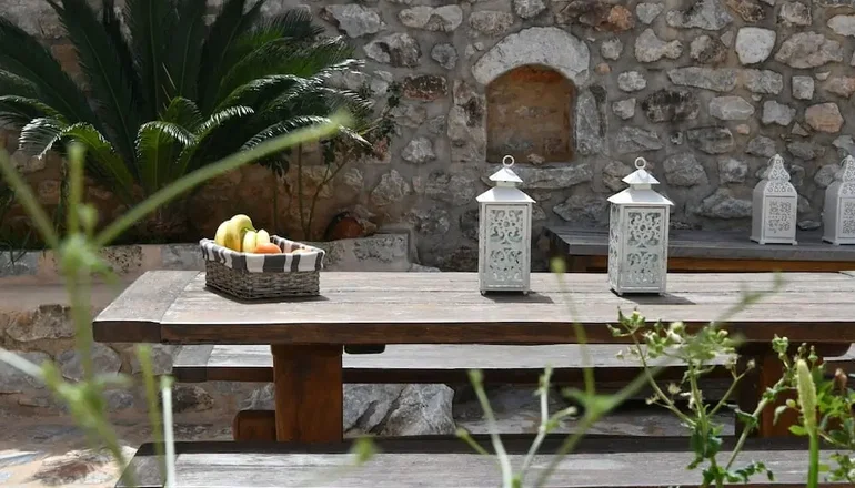4* Lithos Stone Suites - Αρεόπολη, Μάνη