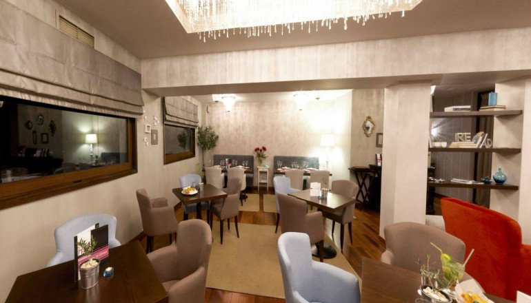 4* Nepheli Hotel