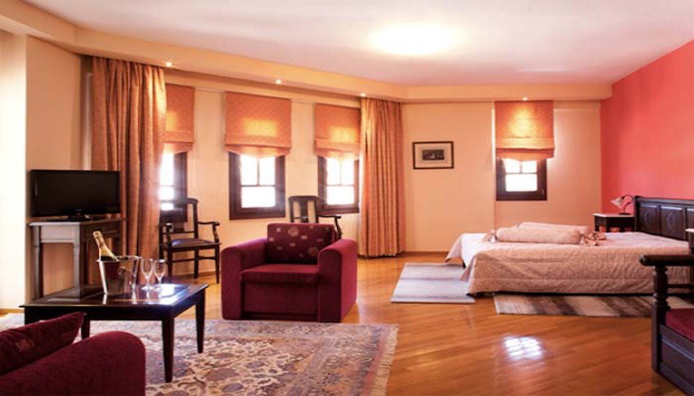 Κύναιθα Hotel