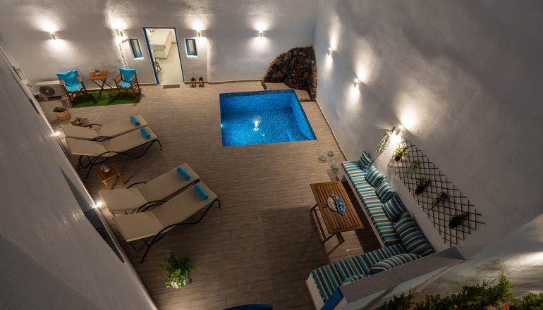 Santorita Suites