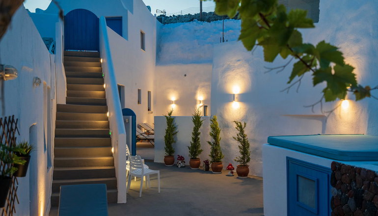Santorita Suites