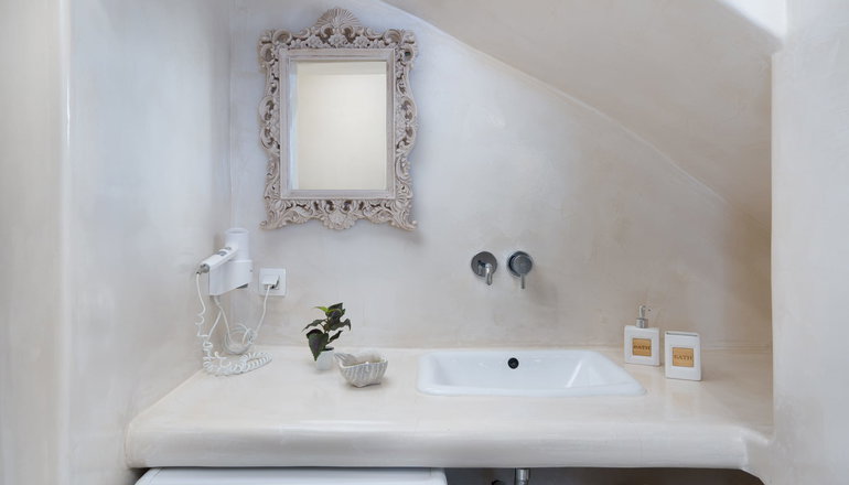 Santorita Suites