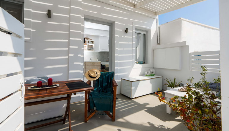 Santorita Suites