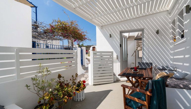 Santorita Suites