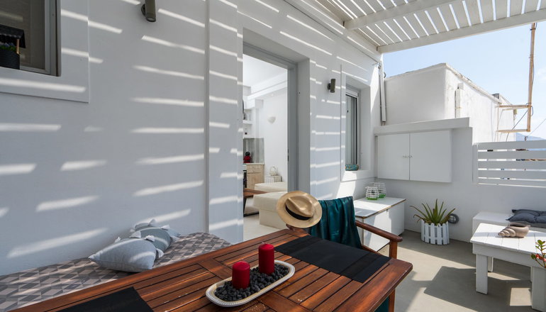 Santorita Suites