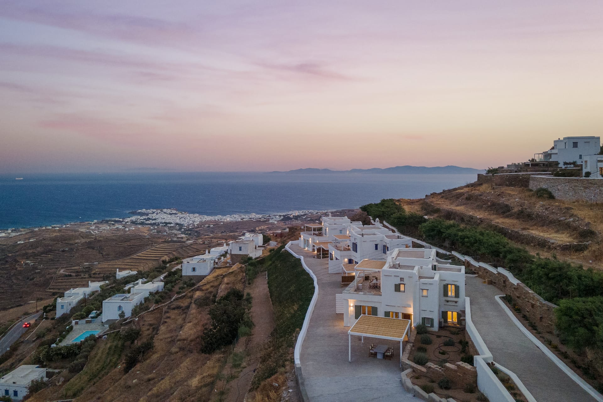 Morfes Luxury Apartments - Τριαντάρος, Τήνος