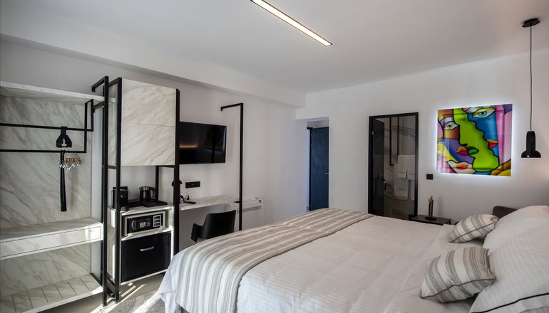 4* Central Boutique Hotel by Naoussa Hills