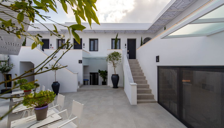 4* Central Boutique Hotel by Naoussa Hills