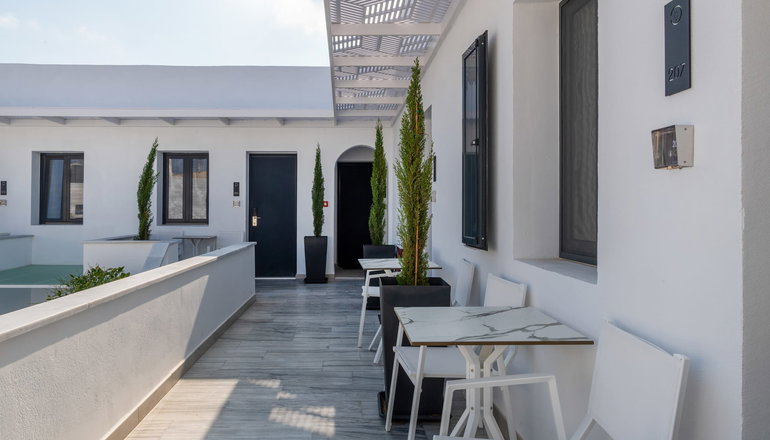 4* Central Boutique Hotel by Naoussa Hills