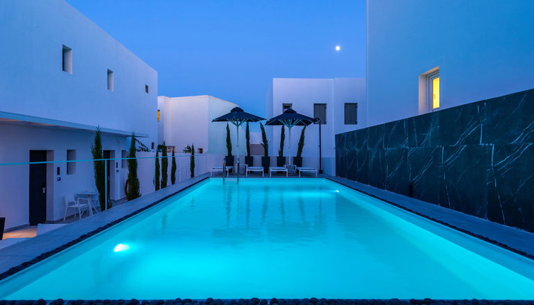 4* Central Boutique Hotel by Naoussa Hills