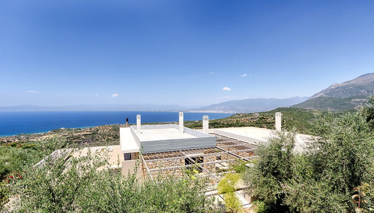 Euphoria Studios - Πλάτωμα, Μάνη