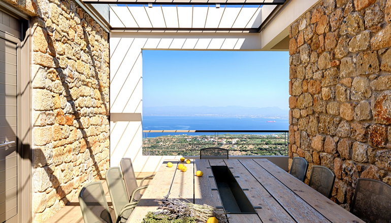Euphoria Studios - Πλάτωμα, Μάνη