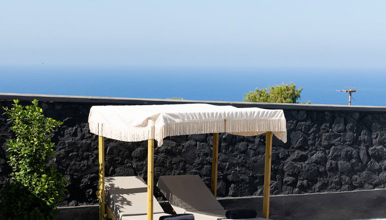 5* The Noverian Bios Santorini Vegan Vegetarian Boutique Hotel - Φηρά, Σαντορίνη