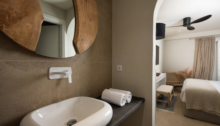 5* The Noverian Bios Santorini Vegan Vegetarian Boutique Hotel - Φηρά, Σαντορίνη