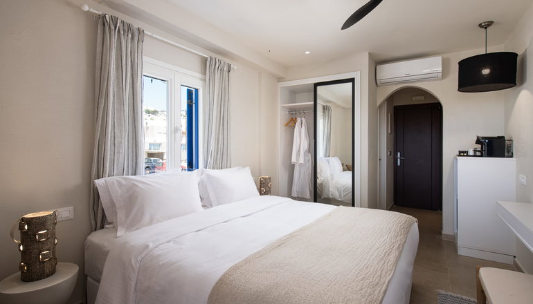 5* The Noverian Bios Santorini Vegan Vegetarian Boutique Hotel - Φηρά, Σαντορίνη
