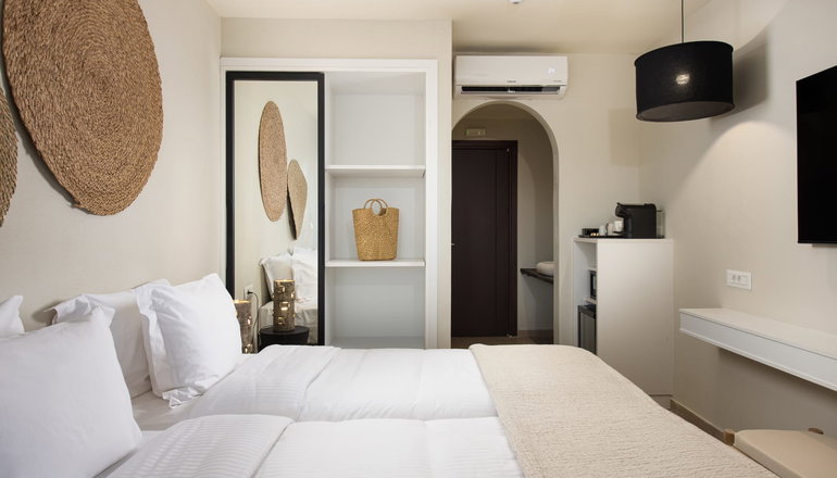 5* The Noverian Bios Santorini Vegan Vegetarian Boutique Hotel - Φηρά, Σαντορίνη