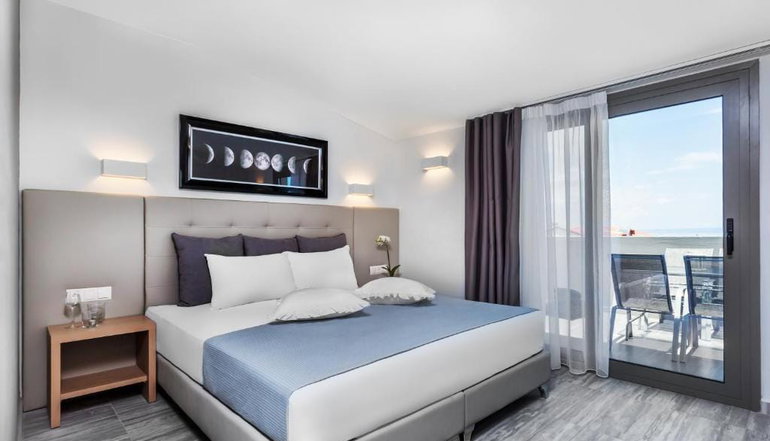 Nymphes Deluxe Accommodation