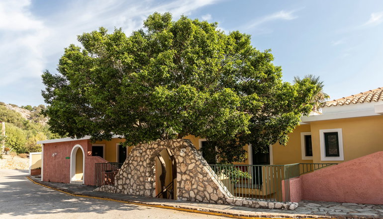 5* Louis Apostolata Island Resort