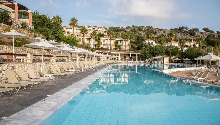 5* Louis Apostolata Island Resort