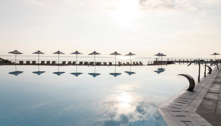 5* Louis Apostolata Island Resort