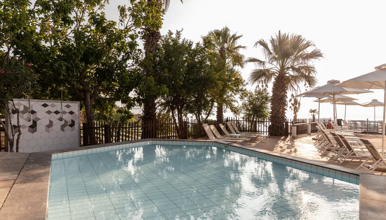 5* Louis Apostolata Island Resort