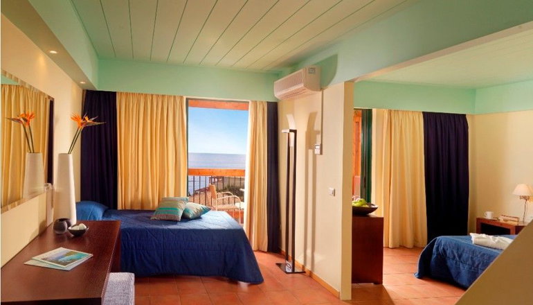 5* Louis Apostolata Island Resort