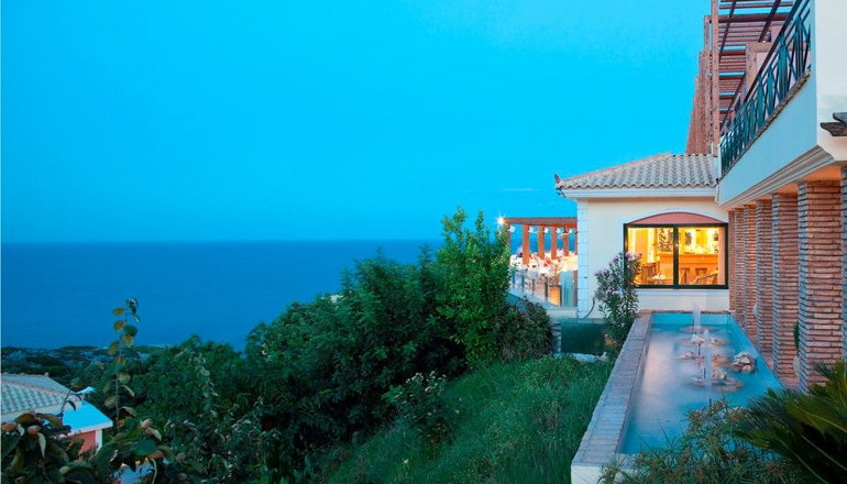 5* Louis Apostolata Island Resort