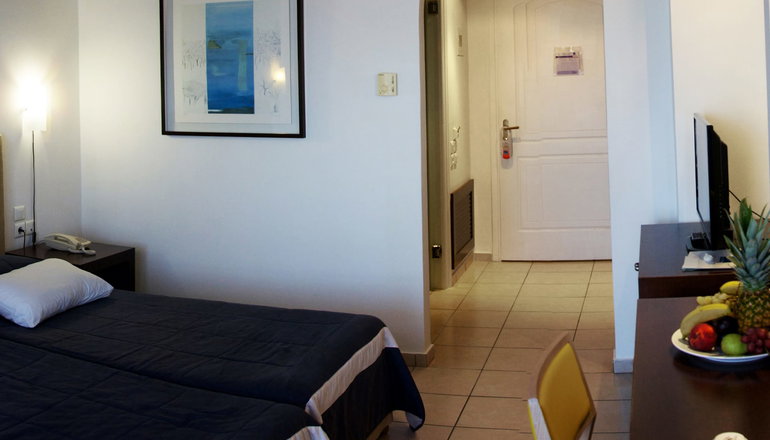 5* Louis Apostolata Island Resort
