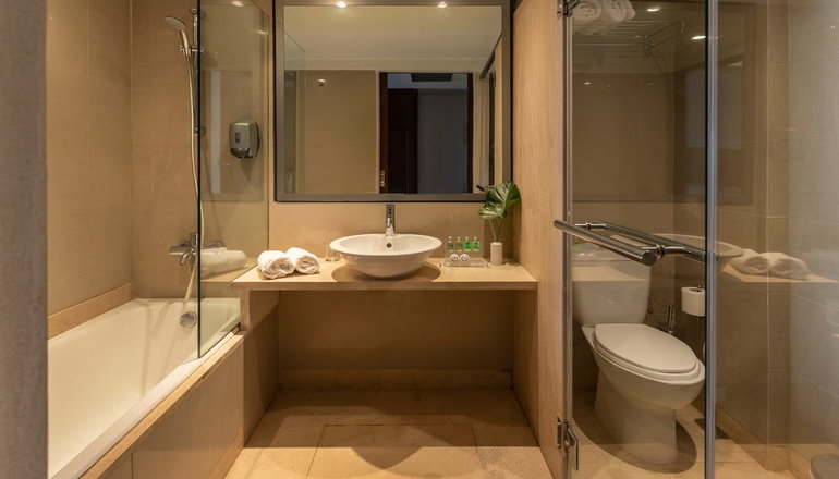 5* Louis Apostolata Island Resort