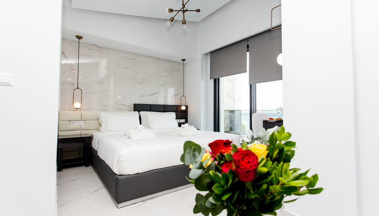 Crystal Villas and Suites - Πολύχρονο, Χαλκιδική
