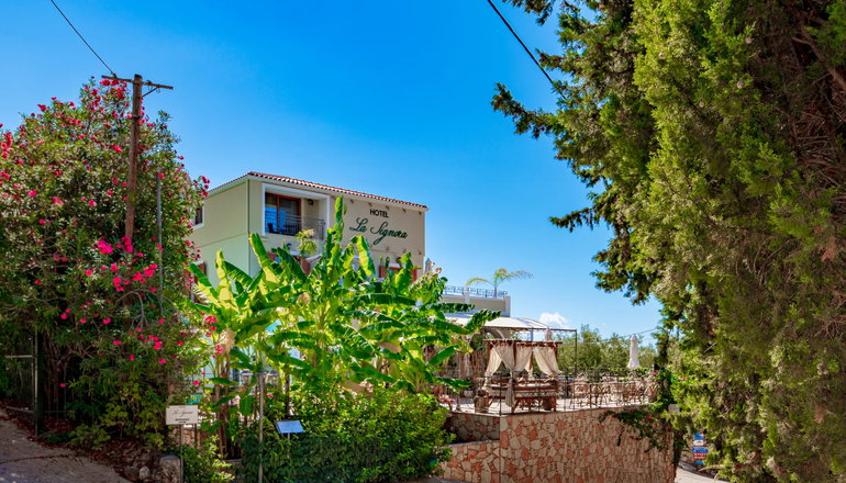 La Signora Hotel - Λουρδάτα, Κεφαλονιά