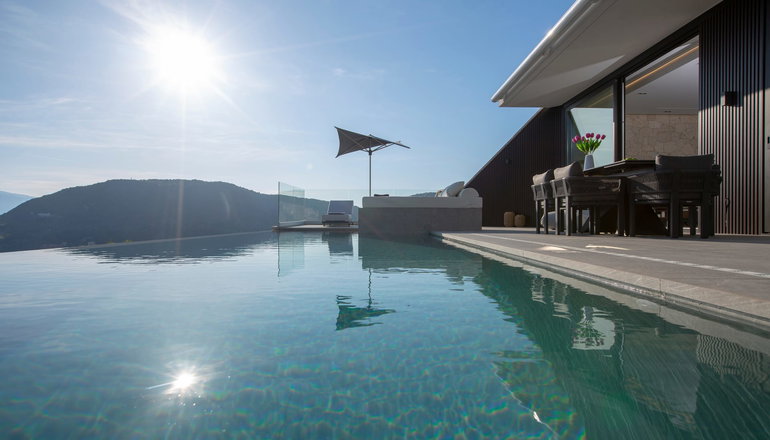 Pothos | Afroditi Villas Collection